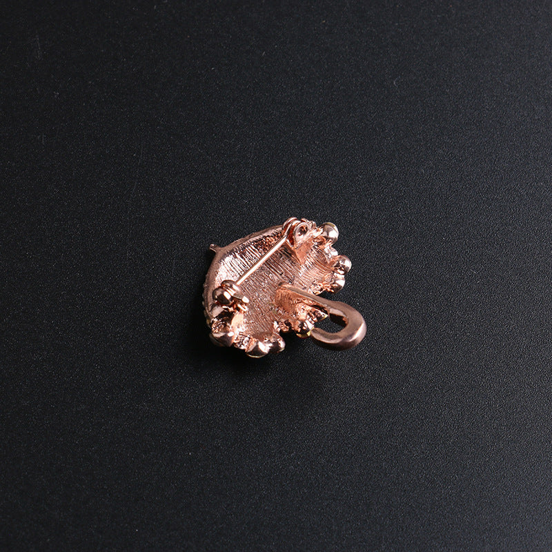 Side view of the Alloy fashion pin