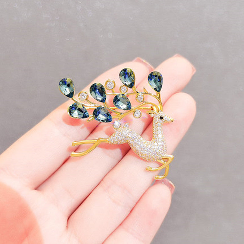 Electroplated alloy deer brooch