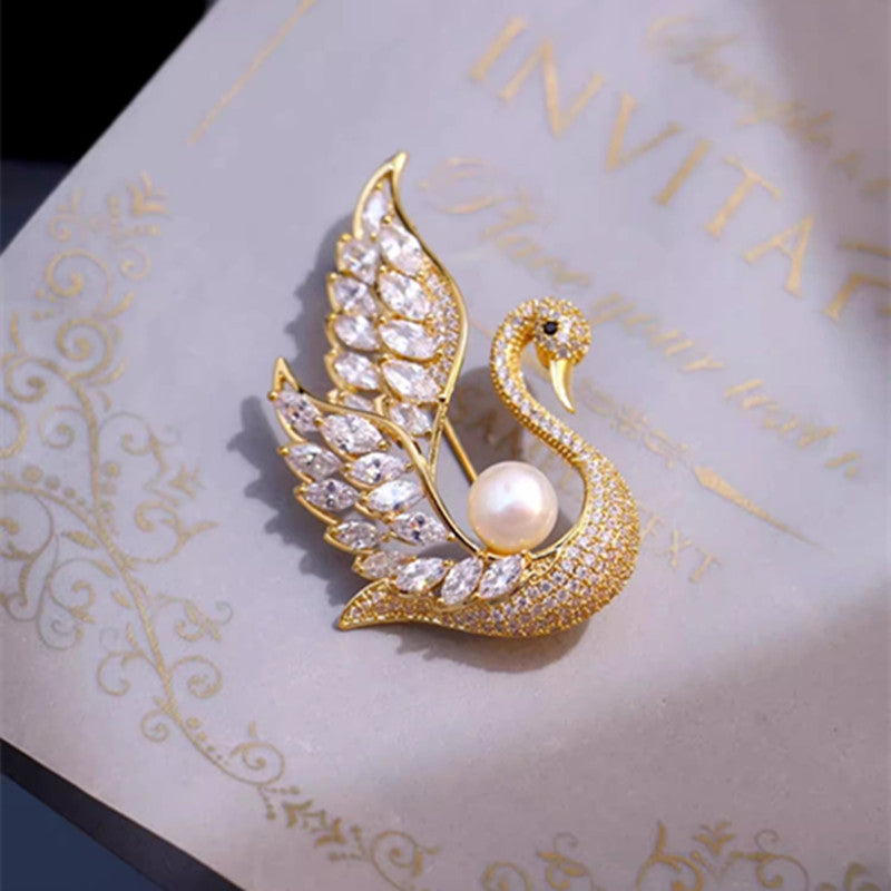 Elegant fashion brooch image 2