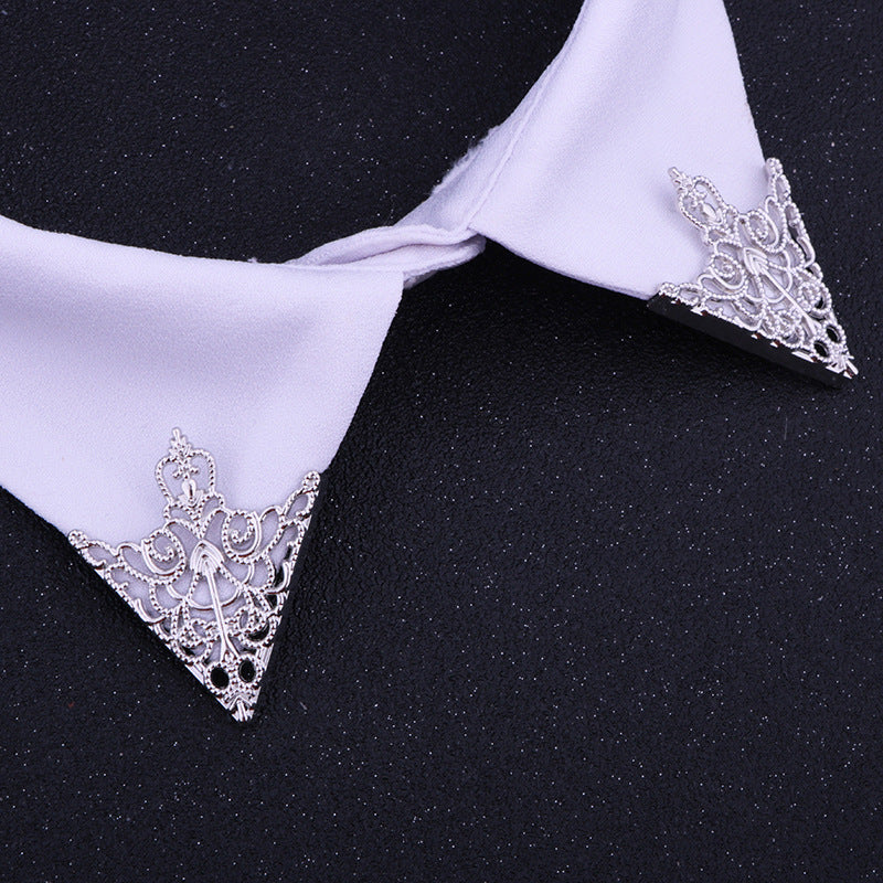 Gold triangle crown brooch