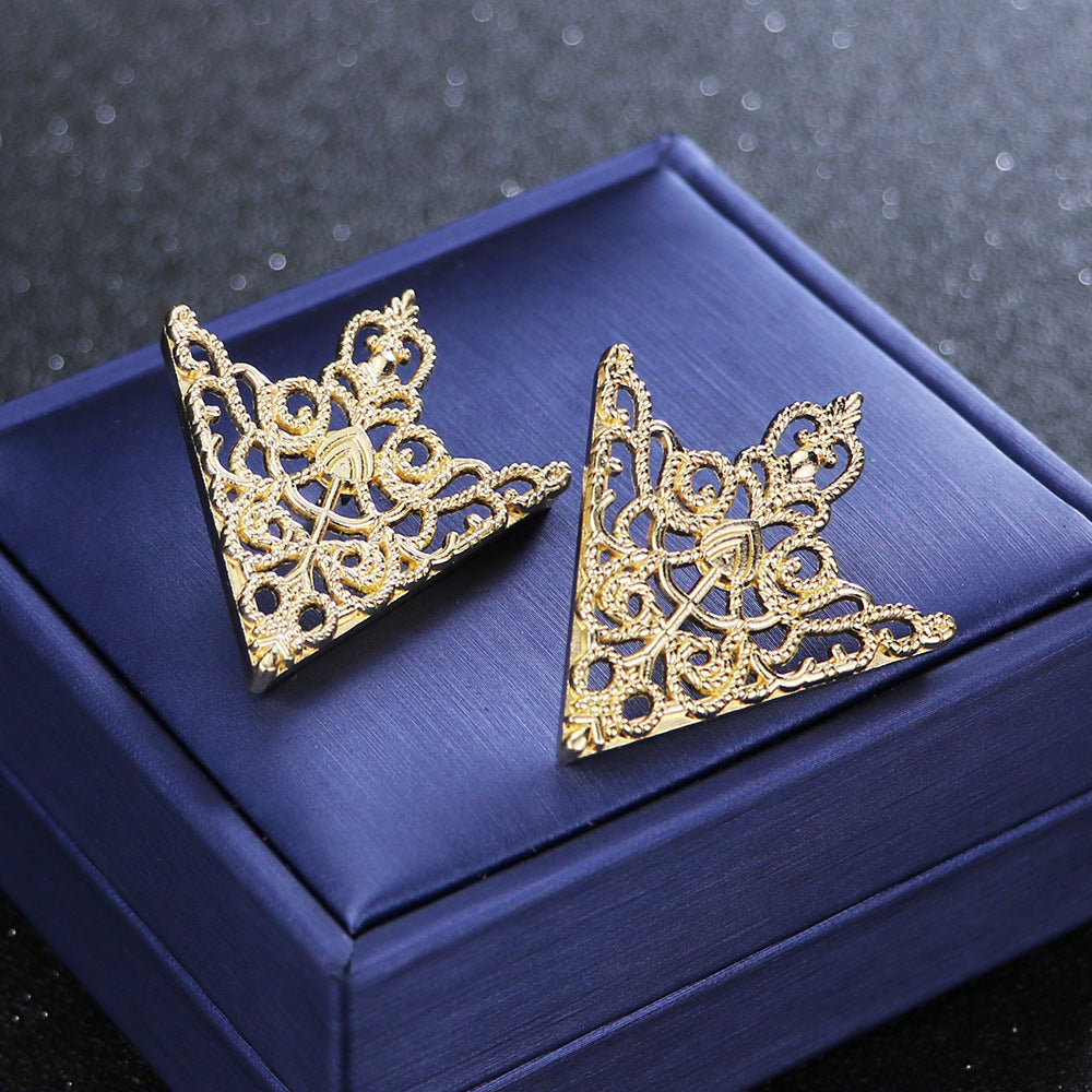 Stylish brooch for men and women