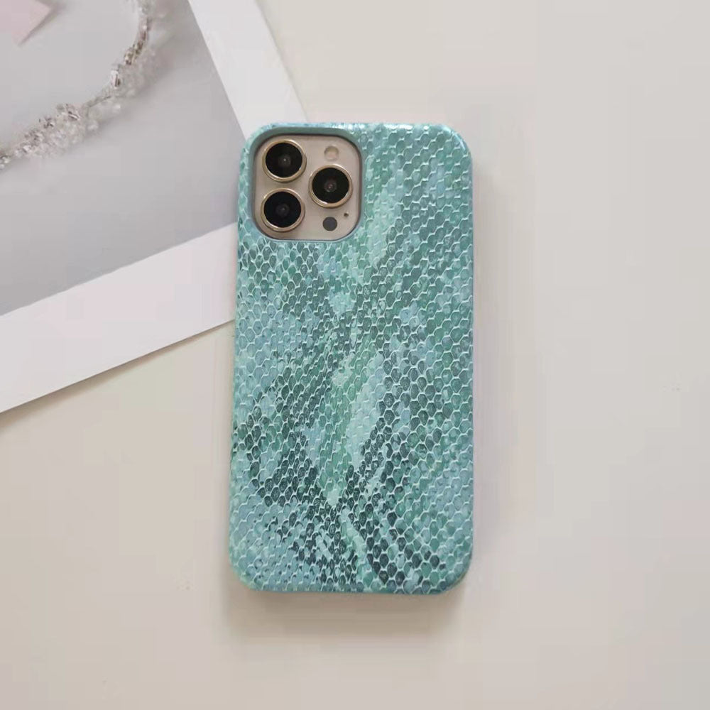 Luxurious Snakeskin iPhone Case Compatible with iPhone 15 - Stylish and Durable PC & Leather Cover