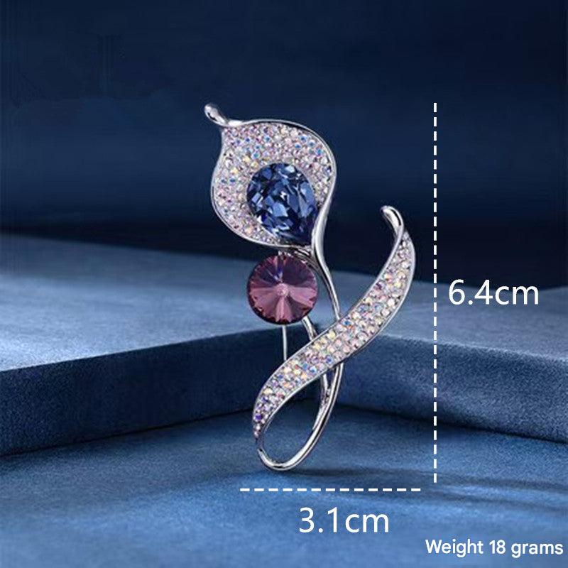 Chic floral brooch in multicolor