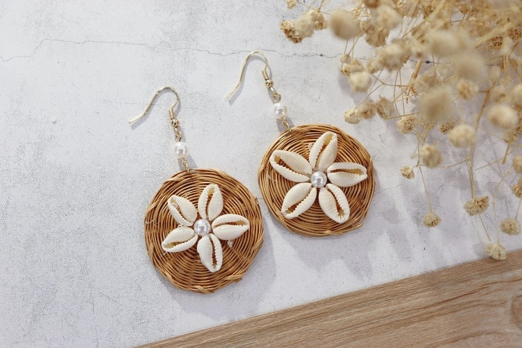 Fashionable Handmade Earrings Image 8
