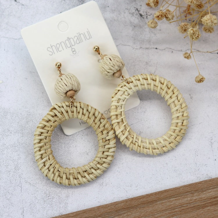 Stylish Women's Earrings Image 4