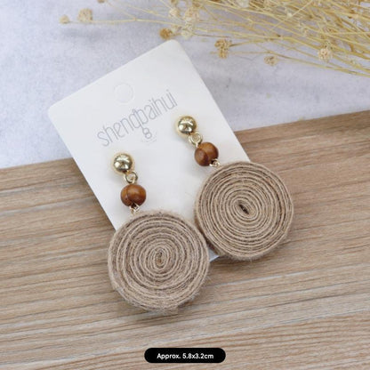 Fashionable Handmade Earrings Image 8