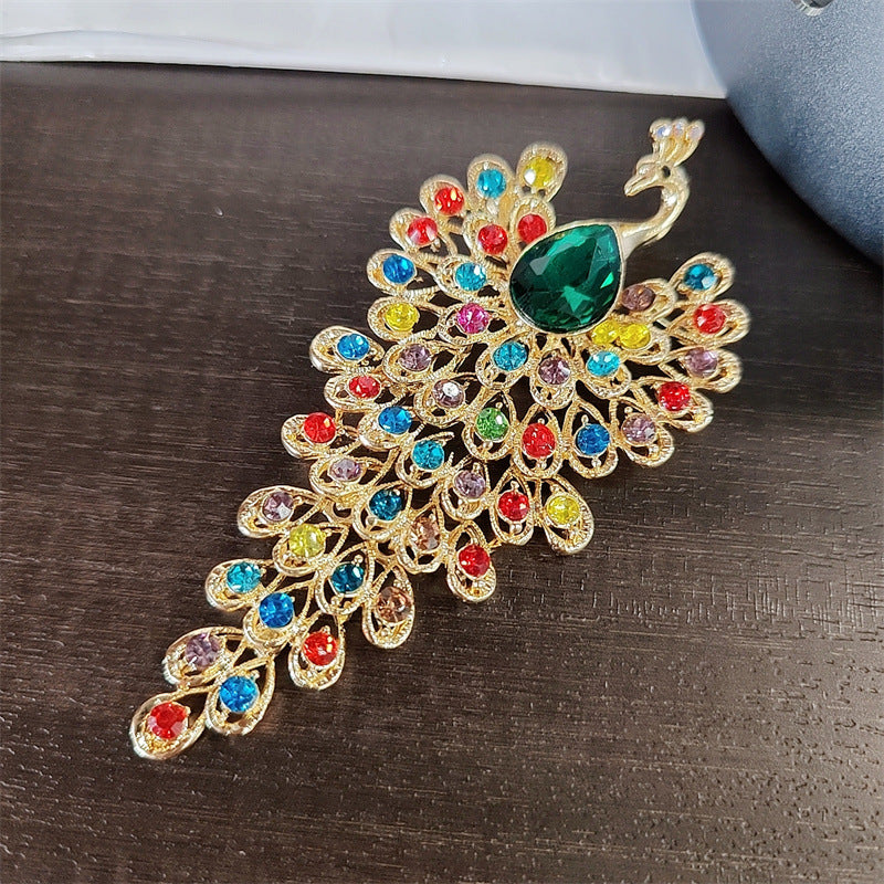 unique brooch design with animal motifs image