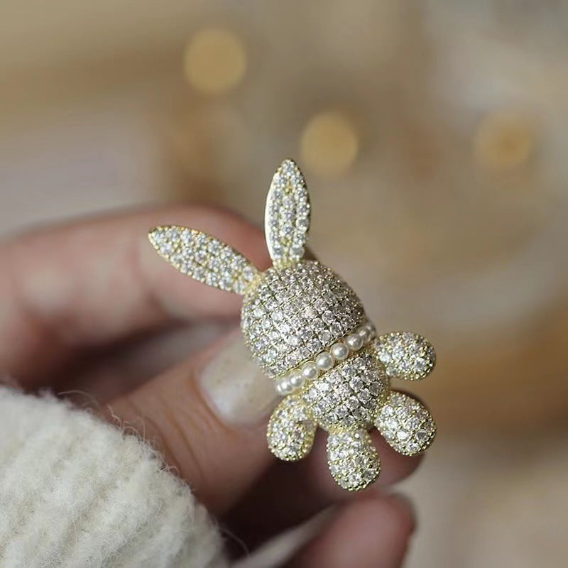 luxurious pearl and zircon brooch