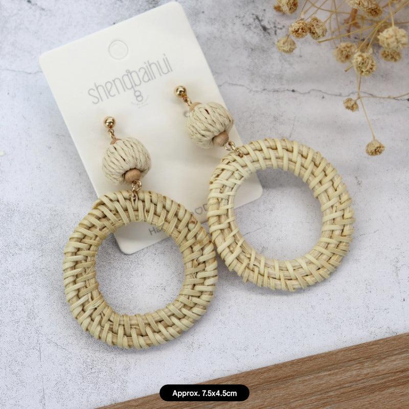 Stylish Women's Earrings Image 4