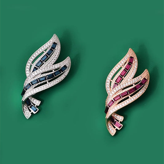 Elegant leaf brooch for women in rose gold