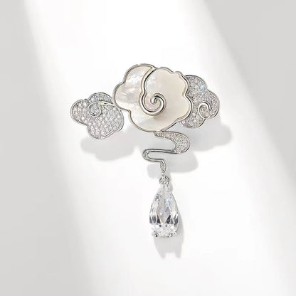 Stylish Brooch for Winter Outfits