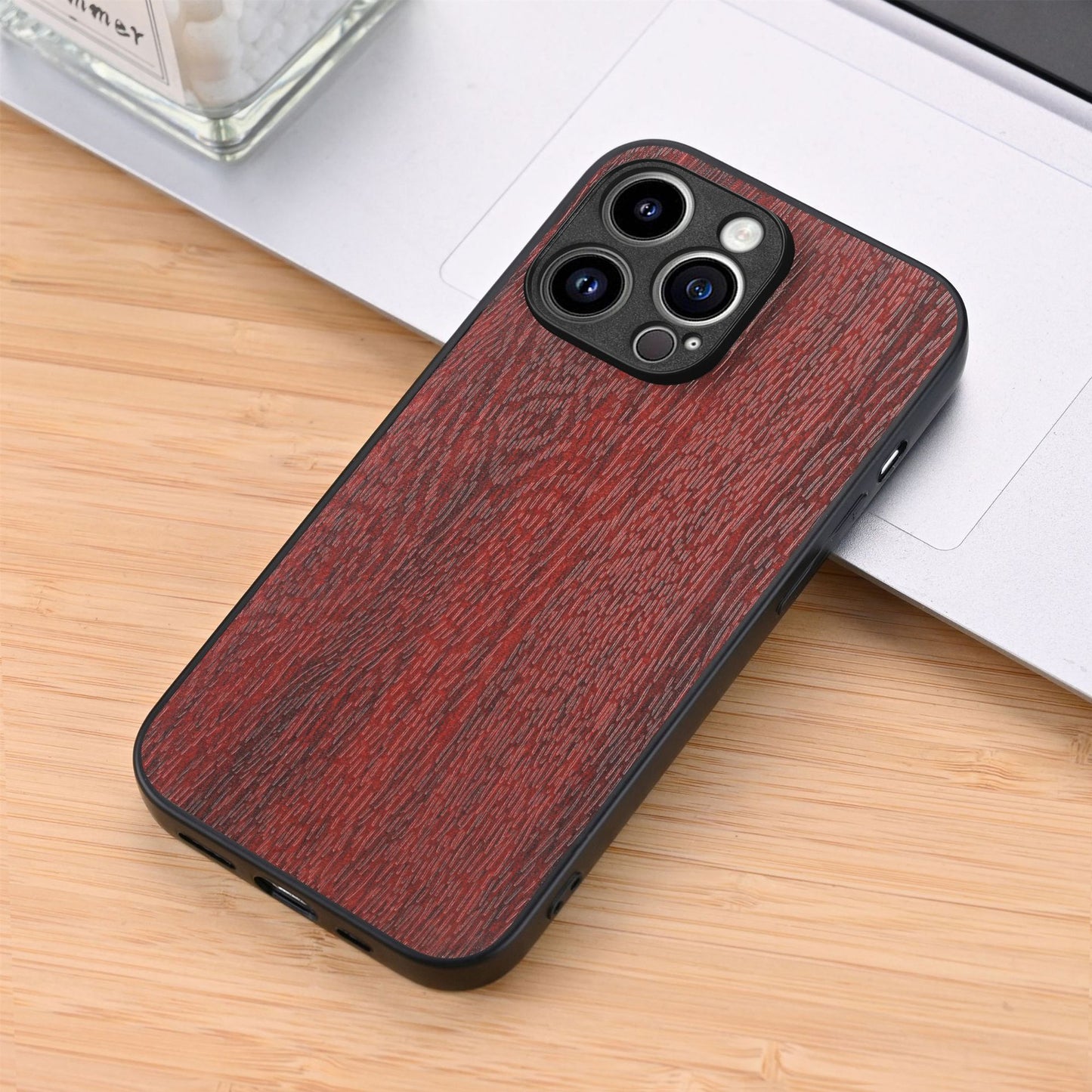 Stylish Wood Grain iPhone & Samsung Case - Durable, Lightweight, and Anti-Fingerprint Protection