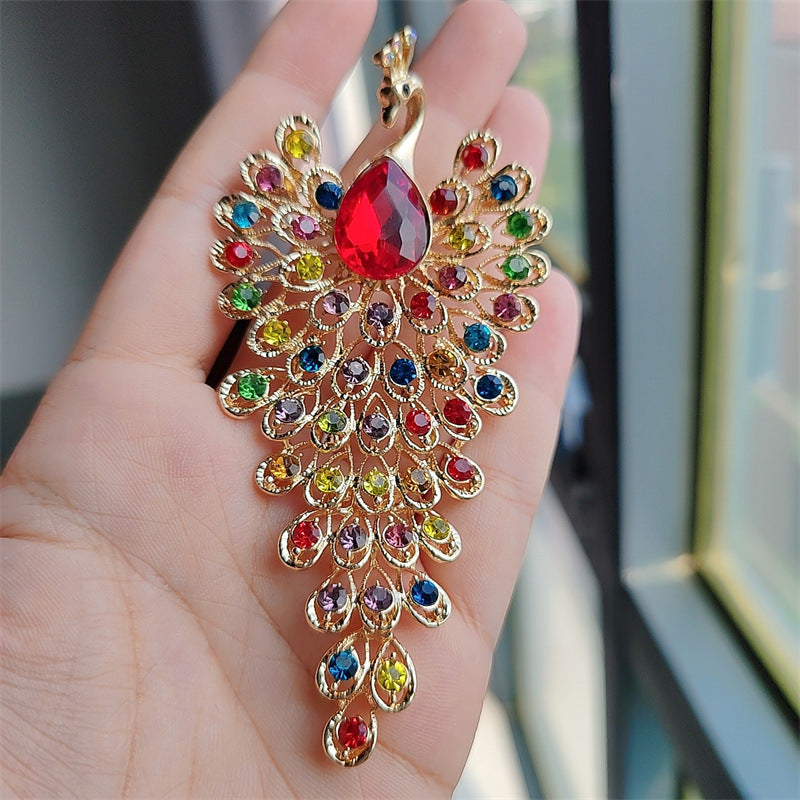unique brooch design with animal motifs image