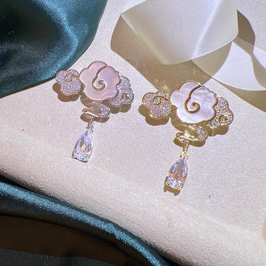 Cloud Shape Brooch with Pearls