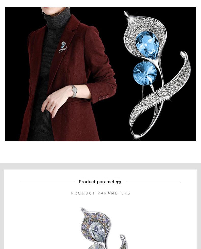Elegant floral design brooch for women