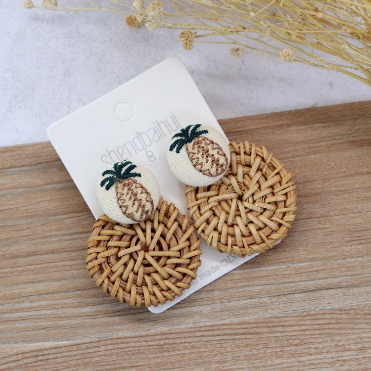 Stylish Women's Earrings Image 4