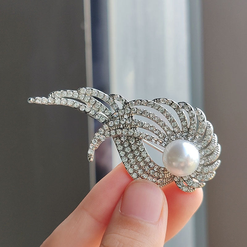 chic women's accessory brooch