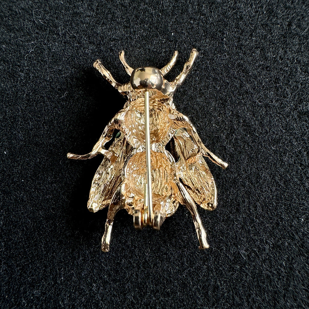 Beautifully crafted alloy animal brooch