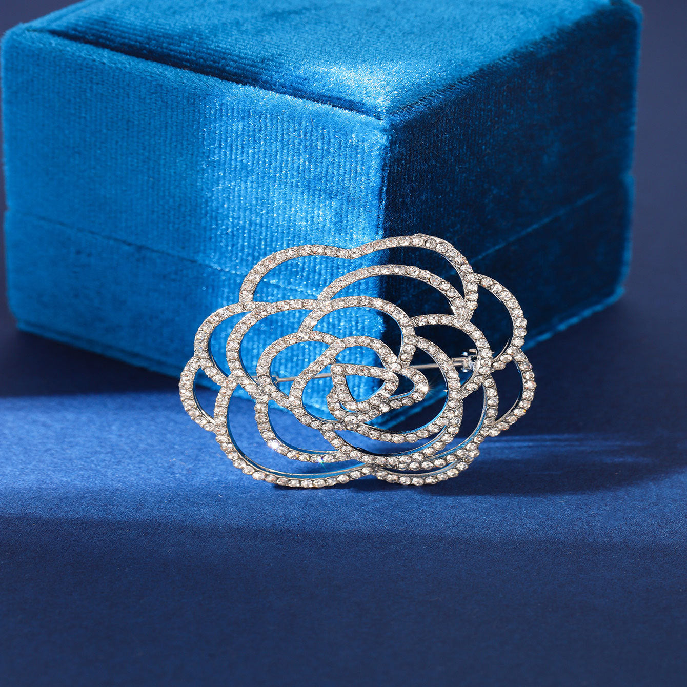 Elegant styling of floral brooch accessory