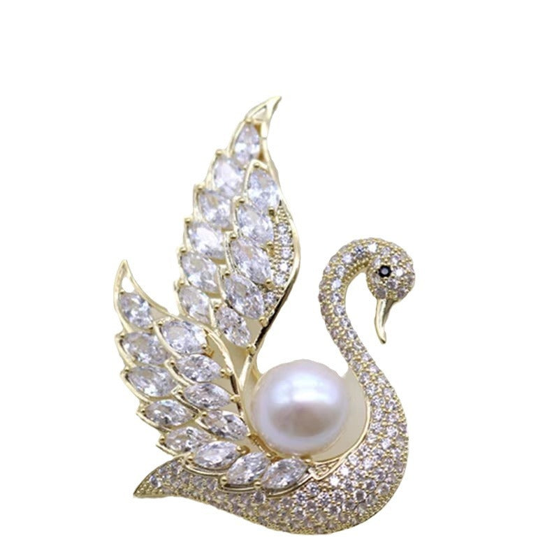 Swan design brooch isolated image 9