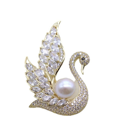 Swan design brooch isolated image 9