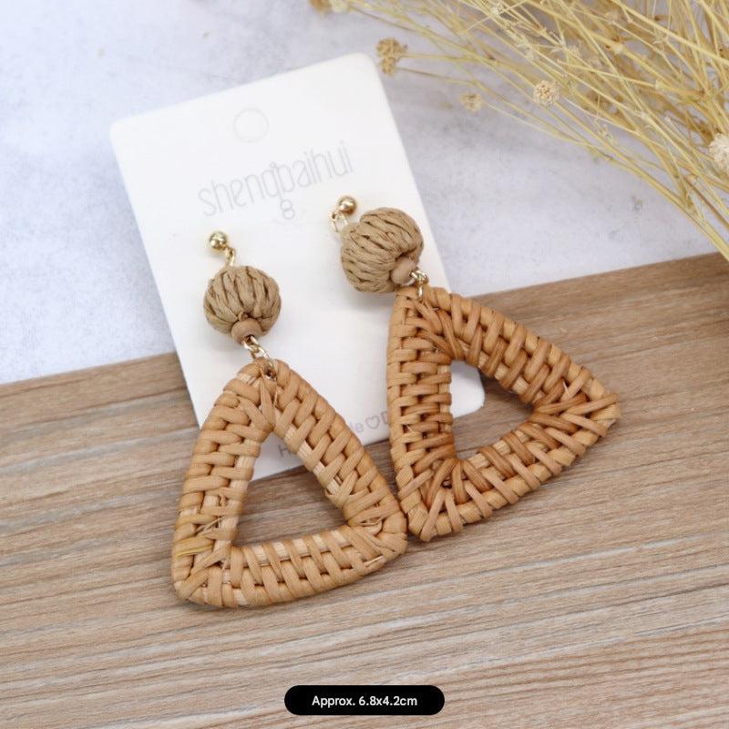 Stylish Women's Earrings Image 4