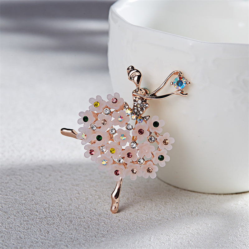 Fashionable jewelry brooch image 5