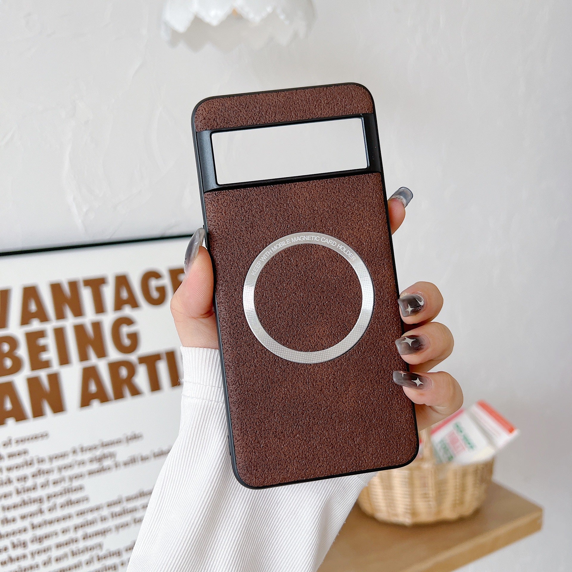 Magnetic closure phone case