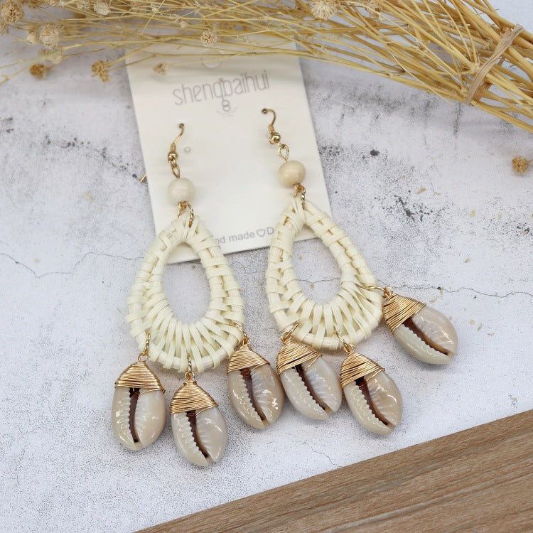 Fashionable Handmade Earrings Image 8